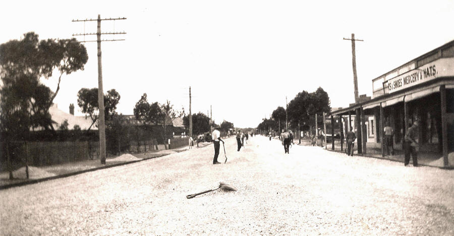 Bitumenising of Macpherson Street in Carnamah in 1937